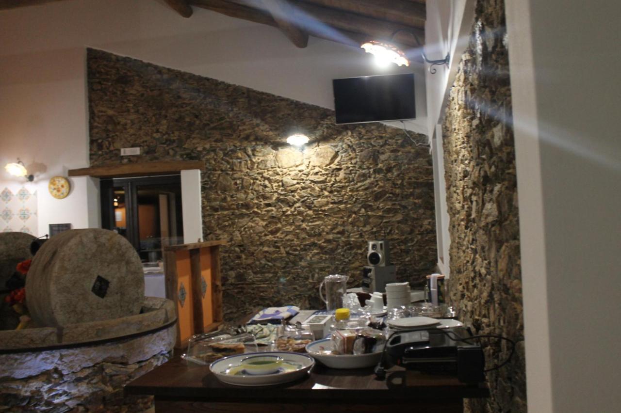 ジョイオーザ・マレーア Antico Casale Bed & Breakfast エクステリア 写真