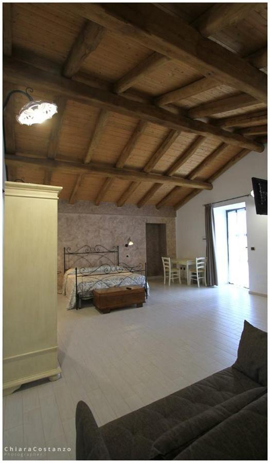 ジョイオーザ・マレーア Antico Casale Bed & Breakfast エクステリア 写真