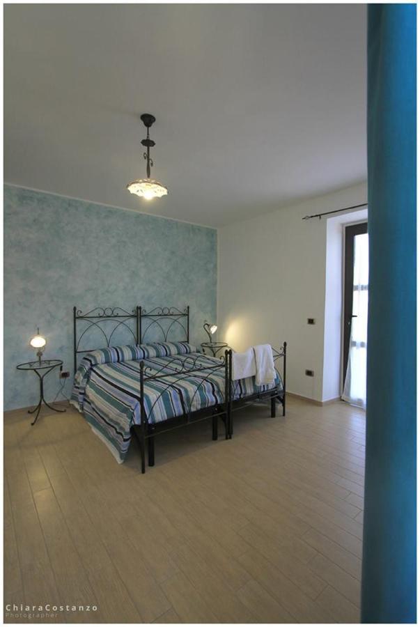 ジョイオーザ・マレーア Antico Casale Bed & Breakfast エクステリア 写真