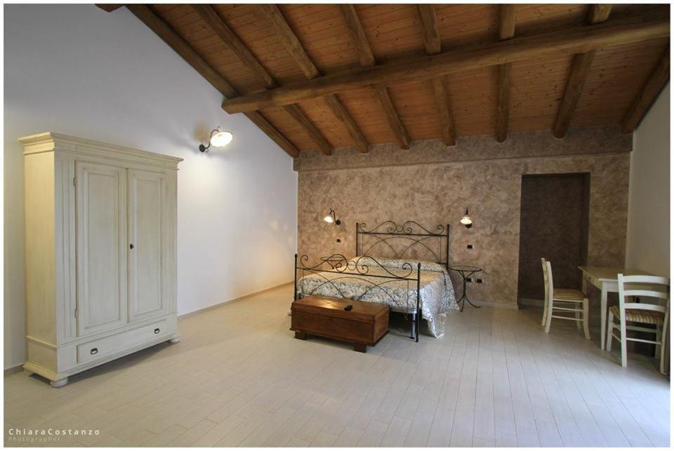 ジョイオーザ・マレーア Antico Casale Bed & Breakfast エクステリア 写真